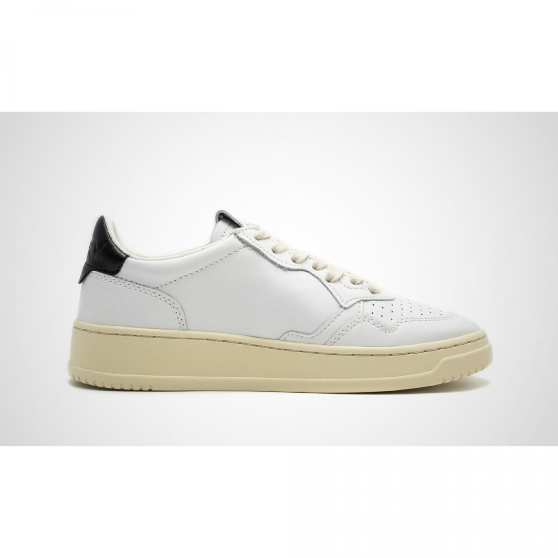 Baskets femme Autry Medalist LL22 Leather White/Black